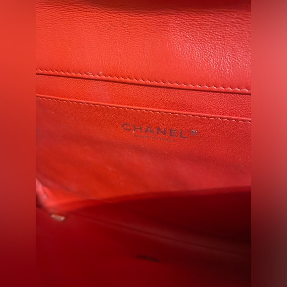 Red patent Chanel classic flap clutch with chain - Picture 3 of 16